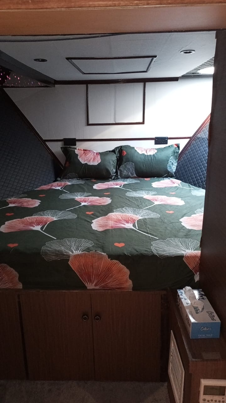 Ahira gallery image 5