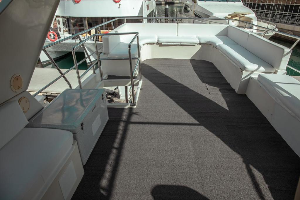 Hamdan gallery image 1